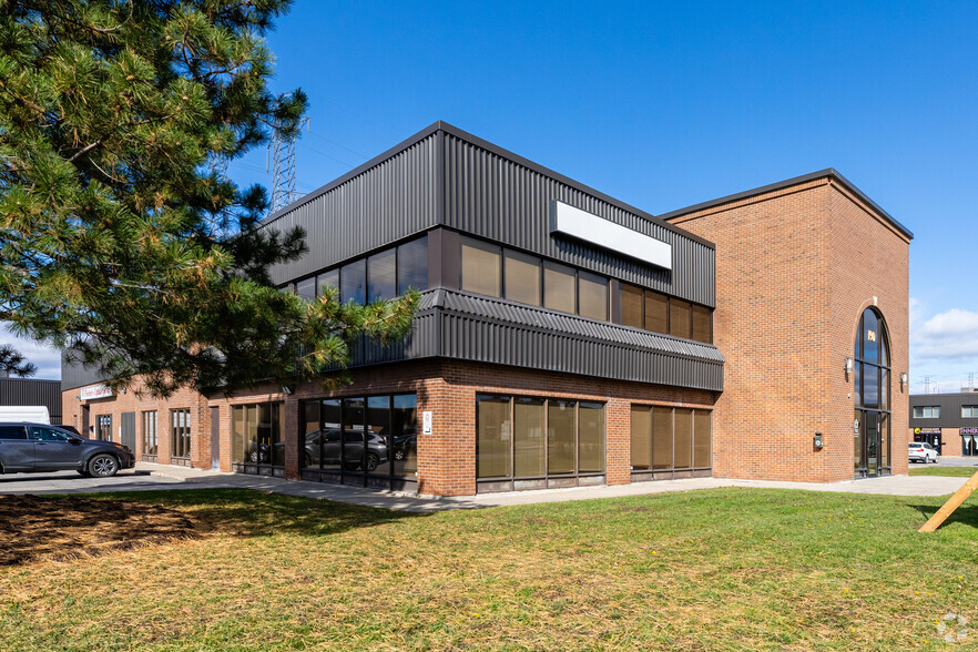 190 Colonnade Rd, Ottawa, ON à louer - Photo de l’immeuble – Image 2 sur 9
