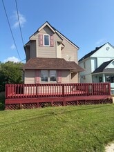 524 Cleveland St, Elyria, OH à louer Photo intérieure– Image 1 sur 14