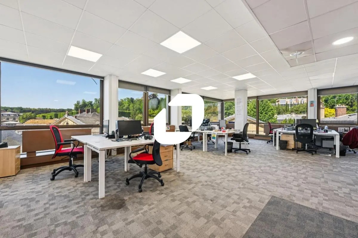 Bureau dans Saint-Cloud à vendre Photo intérieure– Image 1 sur 20