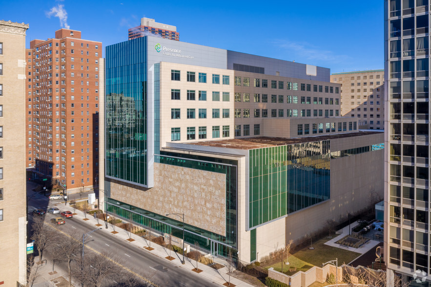 331 W Surf St, Chicago, IL à louer - Photo principale – Image 1 sur 17