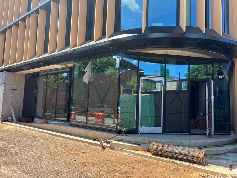 28 Herbert St, Brooklyn, NY à louer - Photo de l’immeuble – Image 3 sur 7