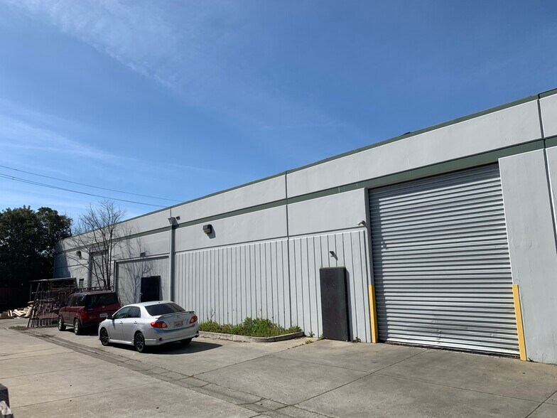 31943 Amaral St, Hayward, CA à louer - Photo de l’immeuble – Image 1 sur 4