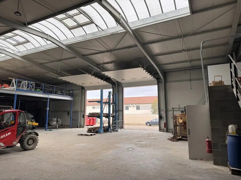 Industriel/Logistique dans Pont-de-Chéruy à louer - Photo intérieure – Image 3 sur 6
