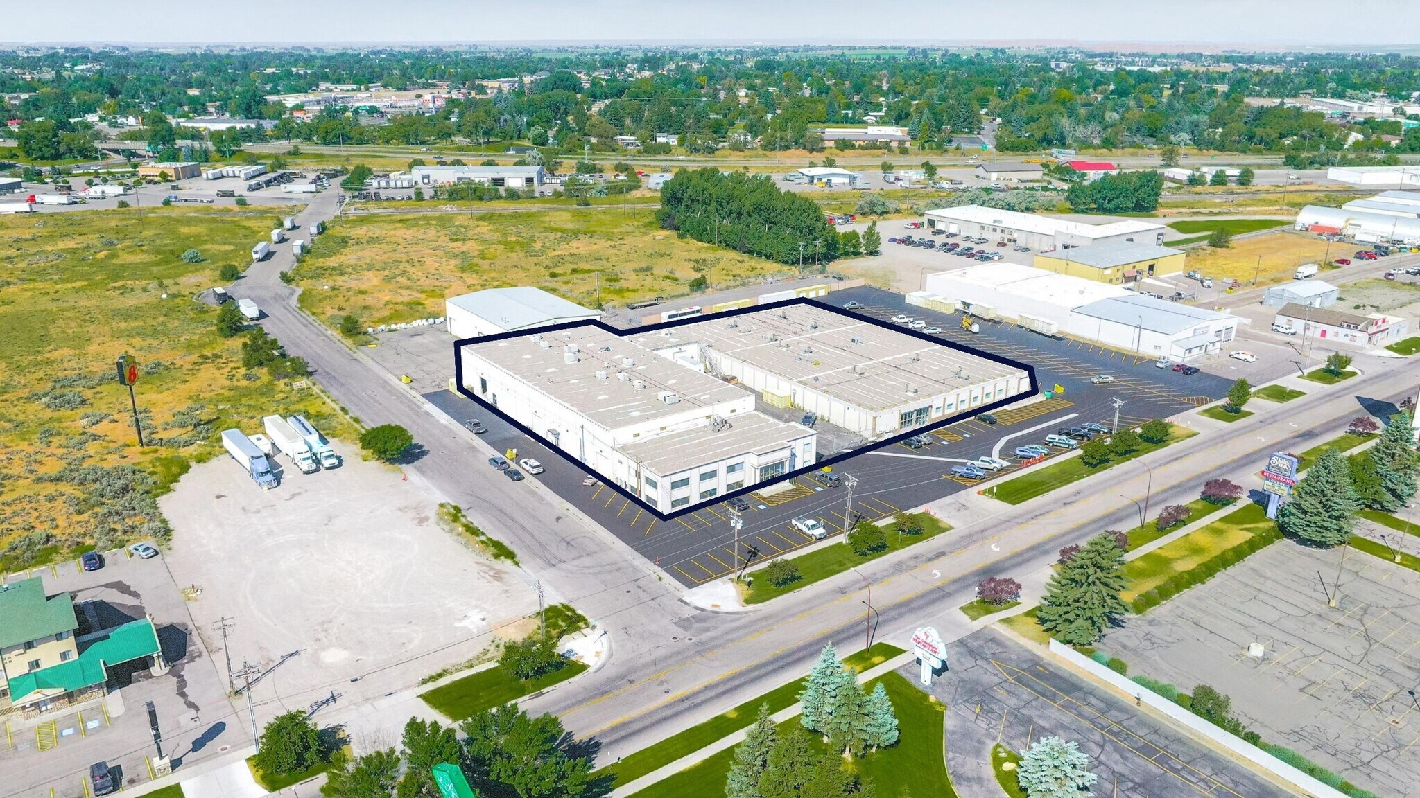 68,350 SF Single Tenant Investment portefeuille de 2 biens à vendre sur LoopNet.fr Photo principale– Image 1 sur 11