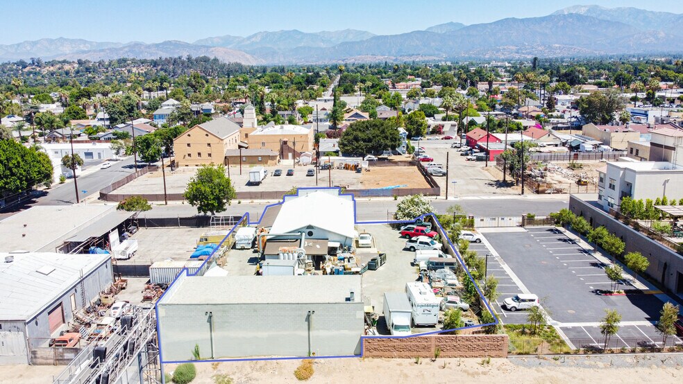 450 W Commercial St, Pomona, CA à vendre - Photo de l’immeuble – Image 3 sur 5