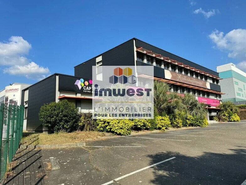 Bureau dans Cesson-Sévigné à vendre - Photo de l’immeuble – Image 2 sur 17