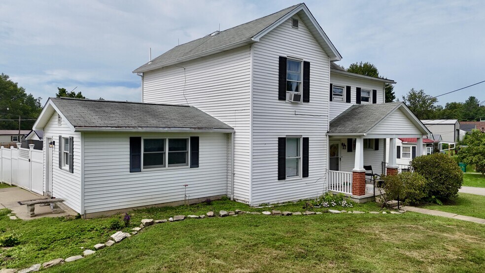 121 Charles St, Sardinia, OH à vendre - Photo de l’immeuble – Image 3 sur 18