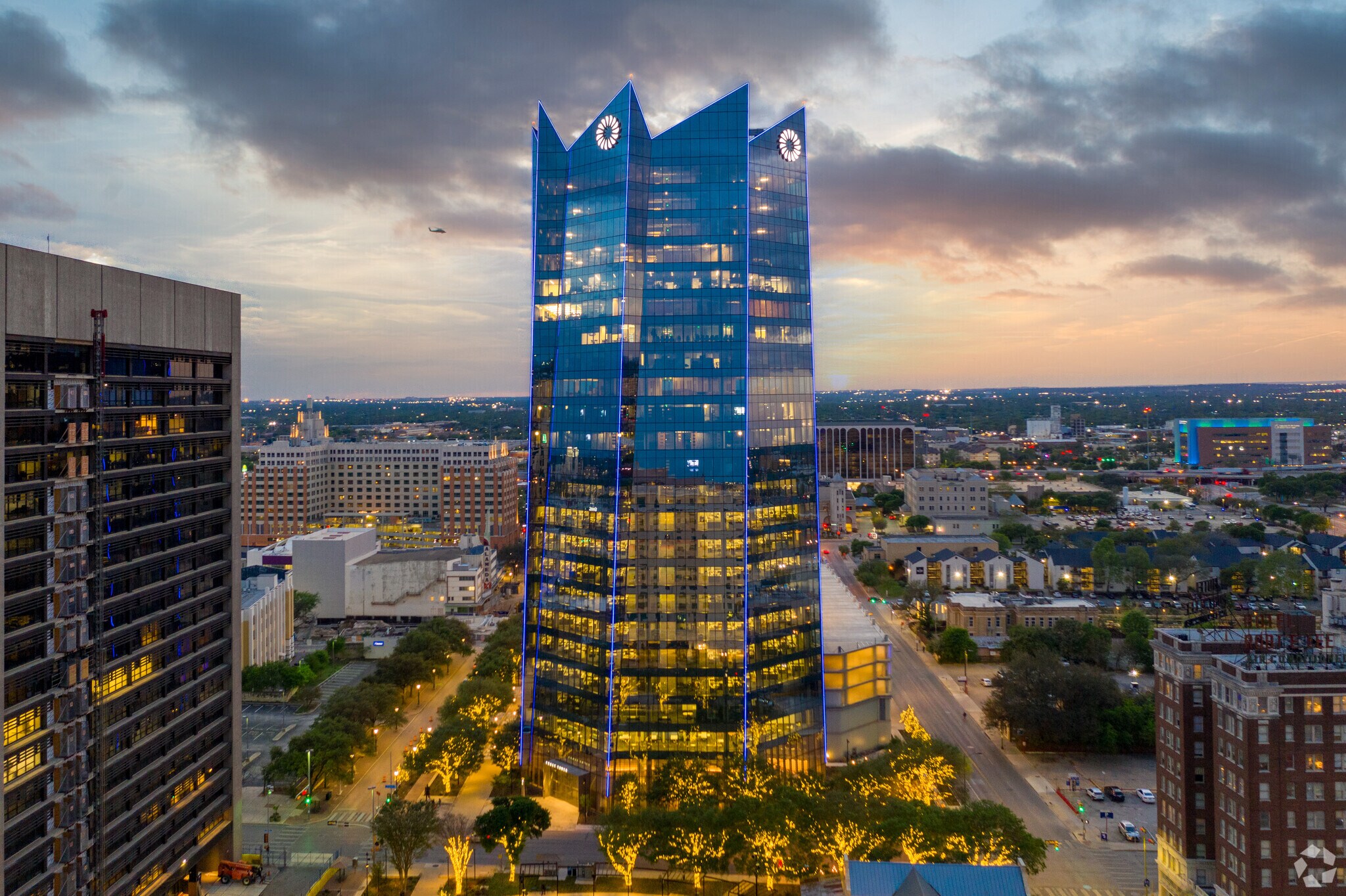 111 W Houston St, San Antonio, TX à louer Photo principale– Image 1 sur 15