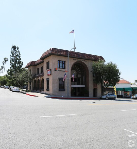 2472-2476 Lake Ave, Altadena, CA à louer - Photo de l’immeuble – Image 2 sur 36