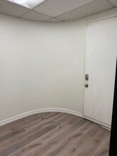20941-20945 Devonshire St, Chatsworth, CA à louer Photo intérieure– Image 2 sur 4