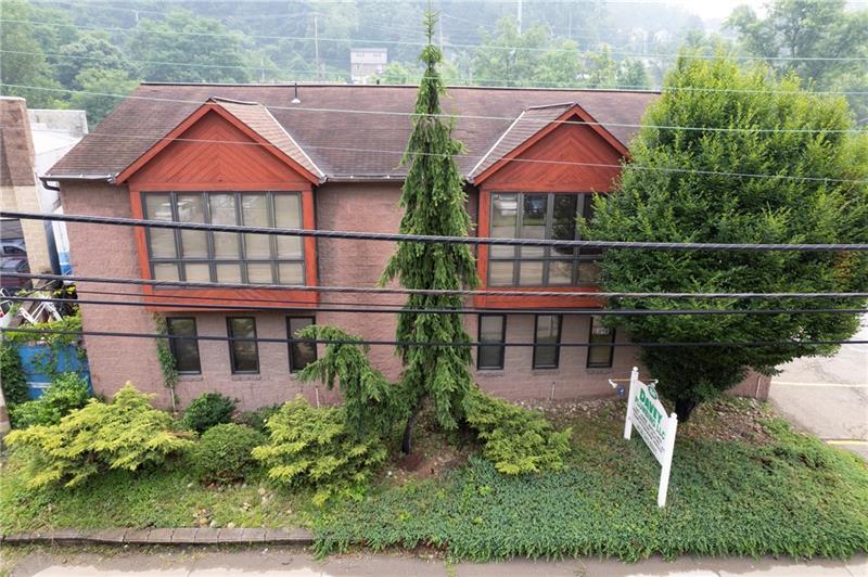 1641 Saw Mill Run Blvd, Pittsburgh, PA à vendre Photo de l’immeuble– Image 1 sur 12