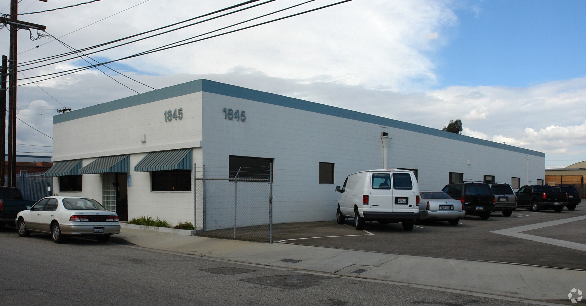 1835, 1839 and 1845 W. 169th St portefeuille de 5 biens à vendre sur LoopNet.fr Photo de l’immeuble– Image 1 sur 6