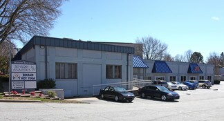 Plus de détails pour 4413 W Market St, Greensboro, NC - Bureau/Local commercial à louer