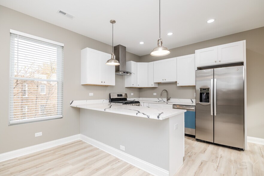 851 Springfield ave, Chicago, IL à vendre - Photo de l’immeuble – Image 3 sur 36