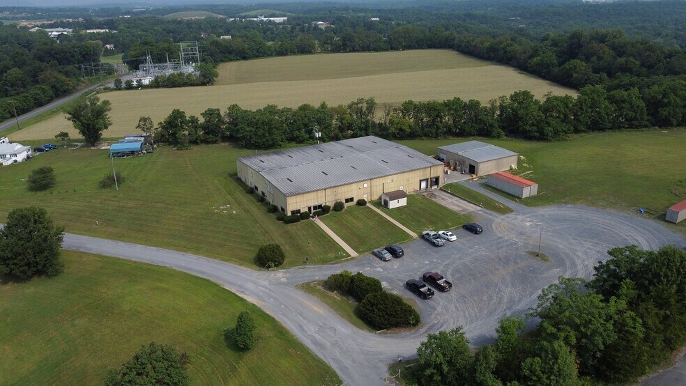 517 Aileen Rd, Edinburg, VA à vendre - Photo de l’immeuble – Image 2 sur 4