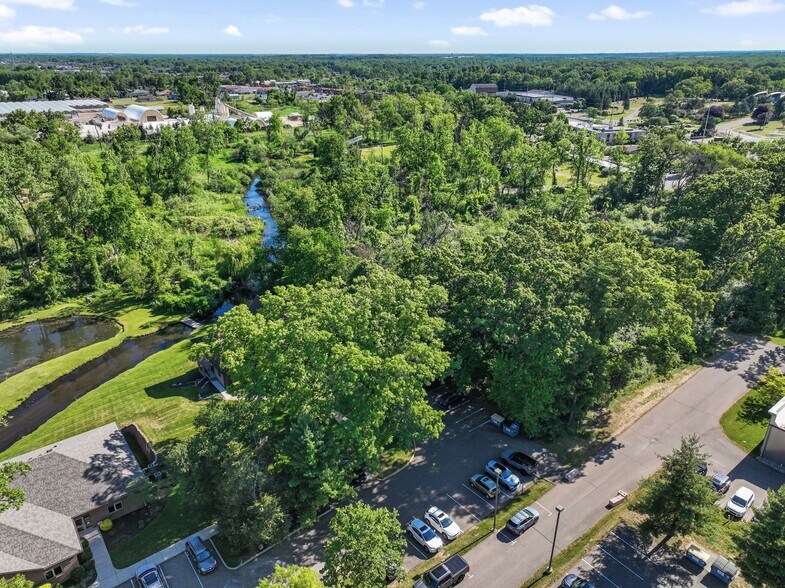 440 W Centre Ave, Portage, MI à vendre - Photo de l’immeuble – Image 2 sur 61