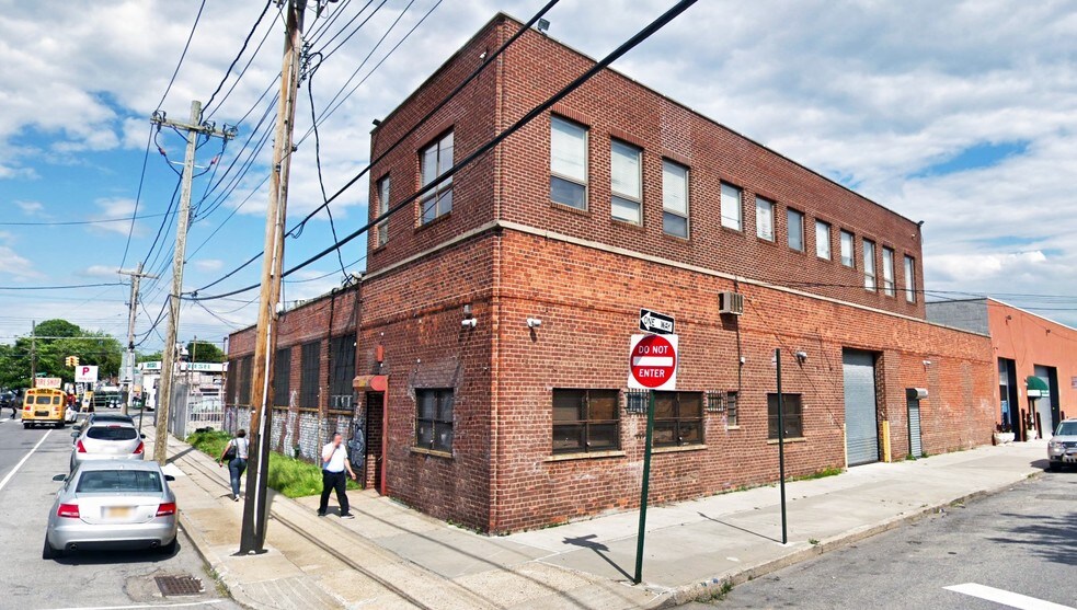 8902 Foster Ave, Brooklyn, NY à louer - Photo principale – Image 1 sur 11