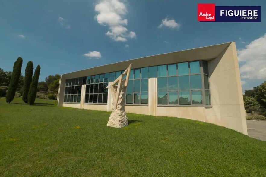 235 Rue Léon Foucault, Aix-en-Provence à louer - Photo principale – Image 2 sur 8