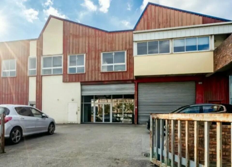 Local d’activités dans Noisiel à louer Photo de l’immeuble– Image 1 sur 2