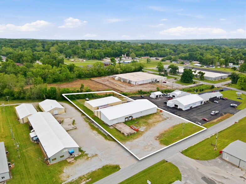 790 10th st, Cassville, MO à vendre - Photo de l’immeuble – Image 2 sur 34