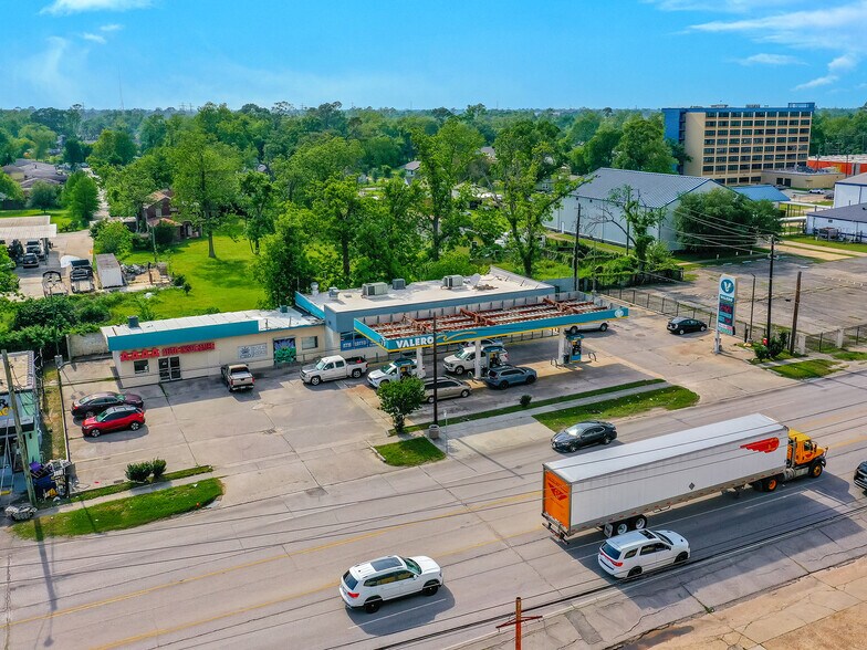 8817 Jensen Dr, Houston, TX à vendre - Photo de l’immeuble – Image 1 sur 5