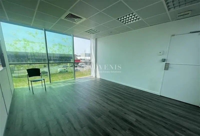 Bureau dans Tremblay-en-France à louer - Photo de l’immeuble – Image 3 sur 7