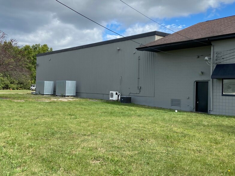 4865 Carpenter Rd, Ypsilanti, MI à vendre - Photo de l’immeuble – Image 3 sur 23