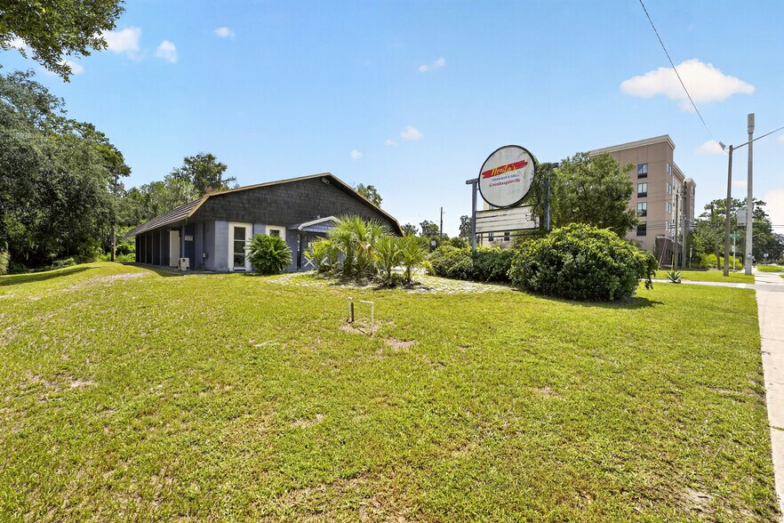 2445 SW 13th St, Gainesville, FL à vendre - Photo de l’immeuble – Image 2 sur 9