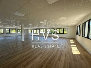 Local commercial dans Éguilles à louer Photo intérieure– Image 2 sur 2