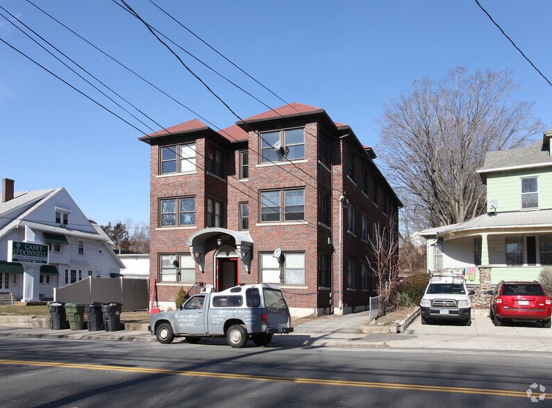 1615 E Main St, Waterbury, CT à vendre - Photo de l’immeuble – Image 3 sur 23