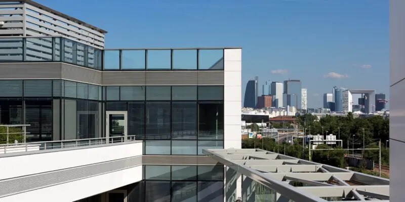 Bureau dans Nanterre à louer - Photo de l’immeuble – Image 2 sur 14