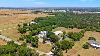 Plus de détails pour 725 Holmes Dr, Granbury, TX - Local commercial à vendre