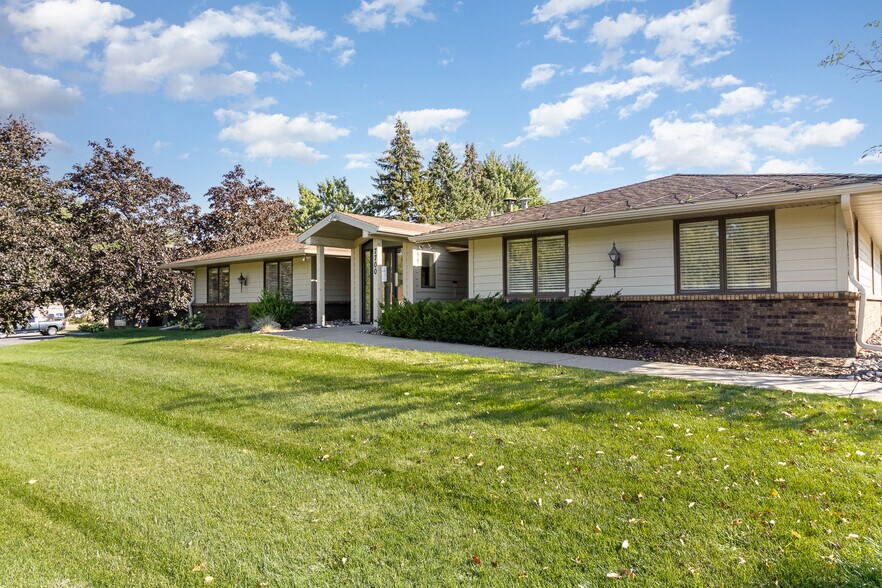 7700 W 145th St, Apple Valley, MN à vendre - Photo de l’immeuble – Image 3 sur 14