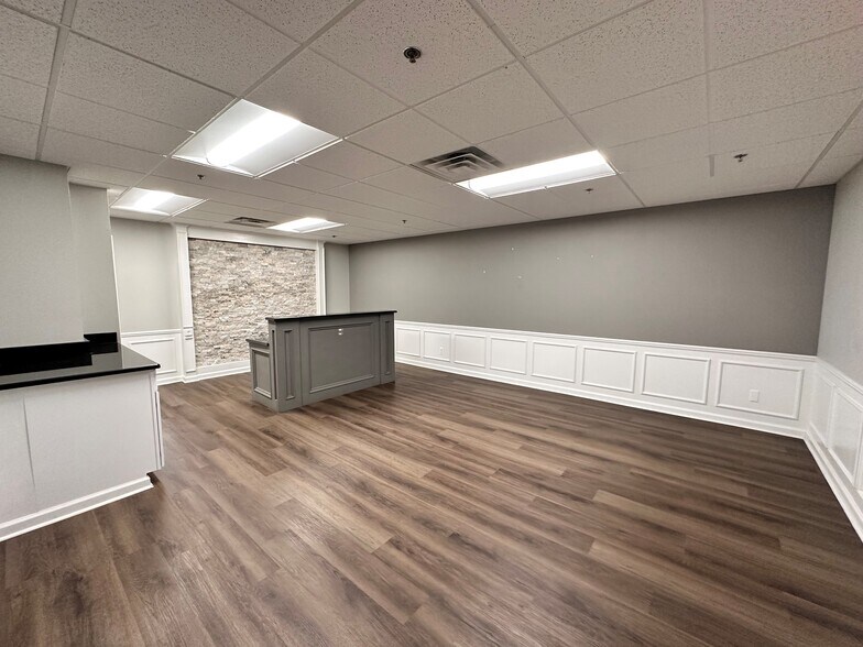11111 Hall Rd, Shelby Township, MI à louer - Photo intérieure – Image 3 sur 11