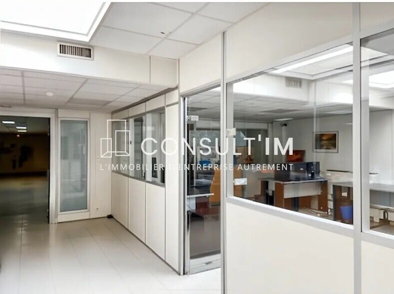 Bureau dans Saint-Cloud à vendre - Photo de l’immeuble – Image 3 sur 7