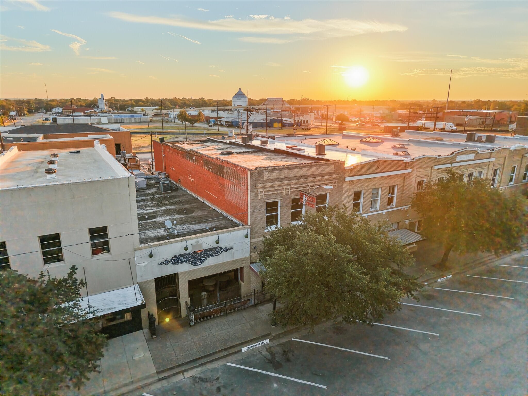 107 S Beaton St, Corsicana, TX à vendre Photo principale– Image 1 sur 68