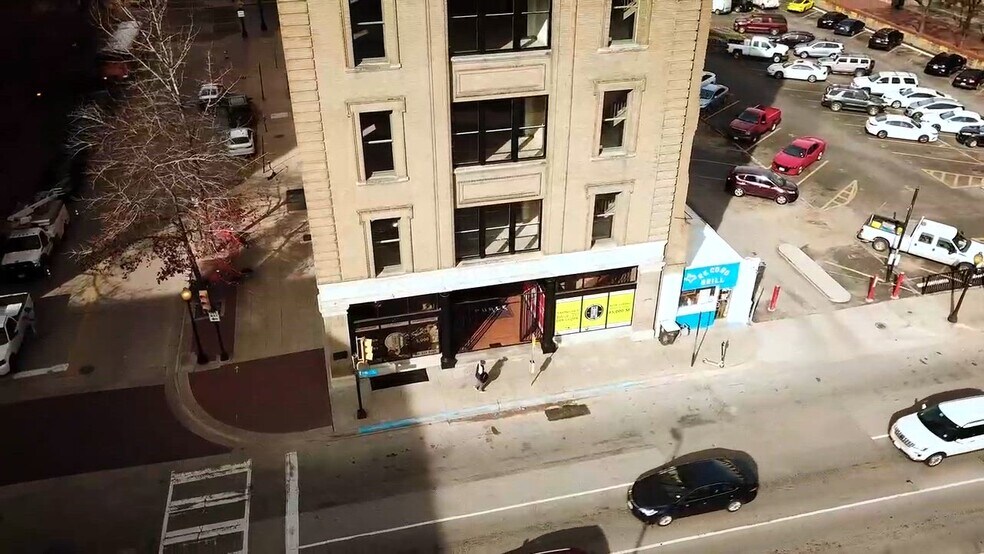 601 Elm St, Dallas, TX à vendre - Vidéo sur l’annonce professionnelle – Image 2 sur 25