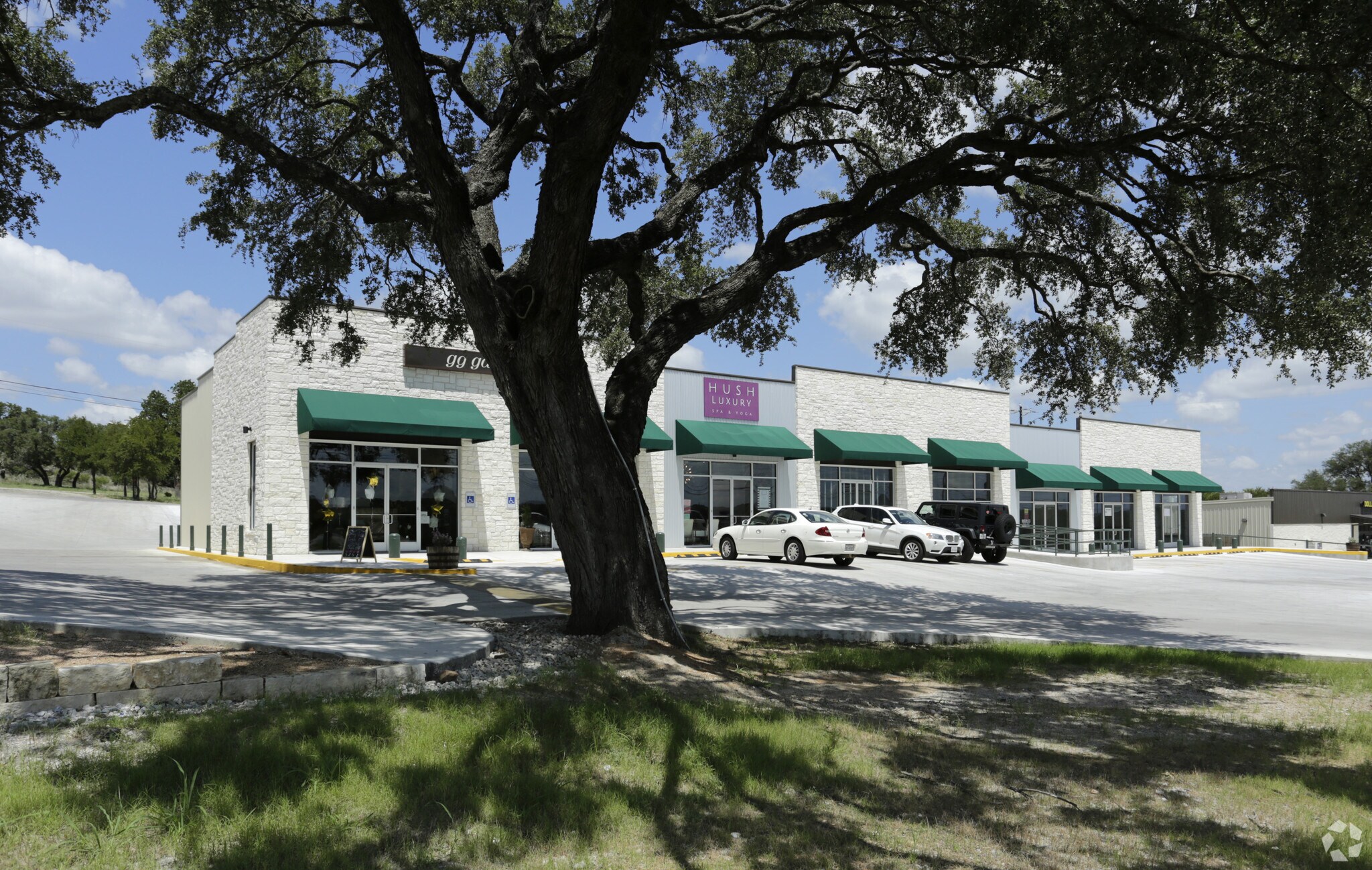 4315 W FM 2147, Cottonwood Shores, TX à louer Photo de l’immeuble– Image 1 sur 6