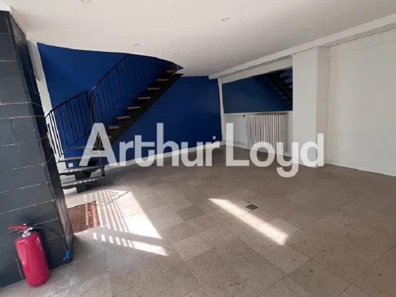 Bureau dans Caen à louer - Photo de l’immeuble – Image 2 sur 6