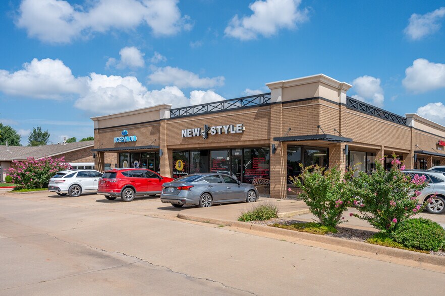 1101-1151 W 15th St, Edmond, OK à louer - Photo de l’immeuble – Image 2 sur 7