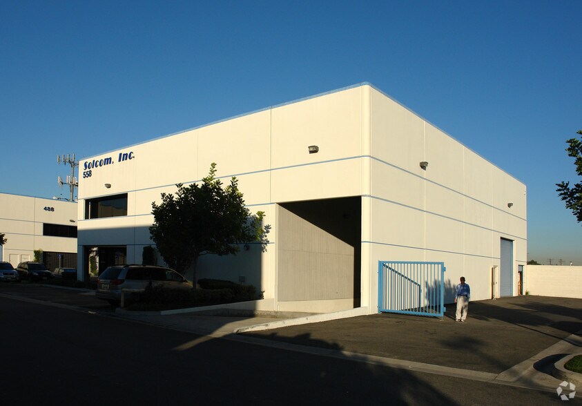 558 Amapola Ave, Torrance, CA à louer - Photo de l’immeuble – Image 3 sur 7