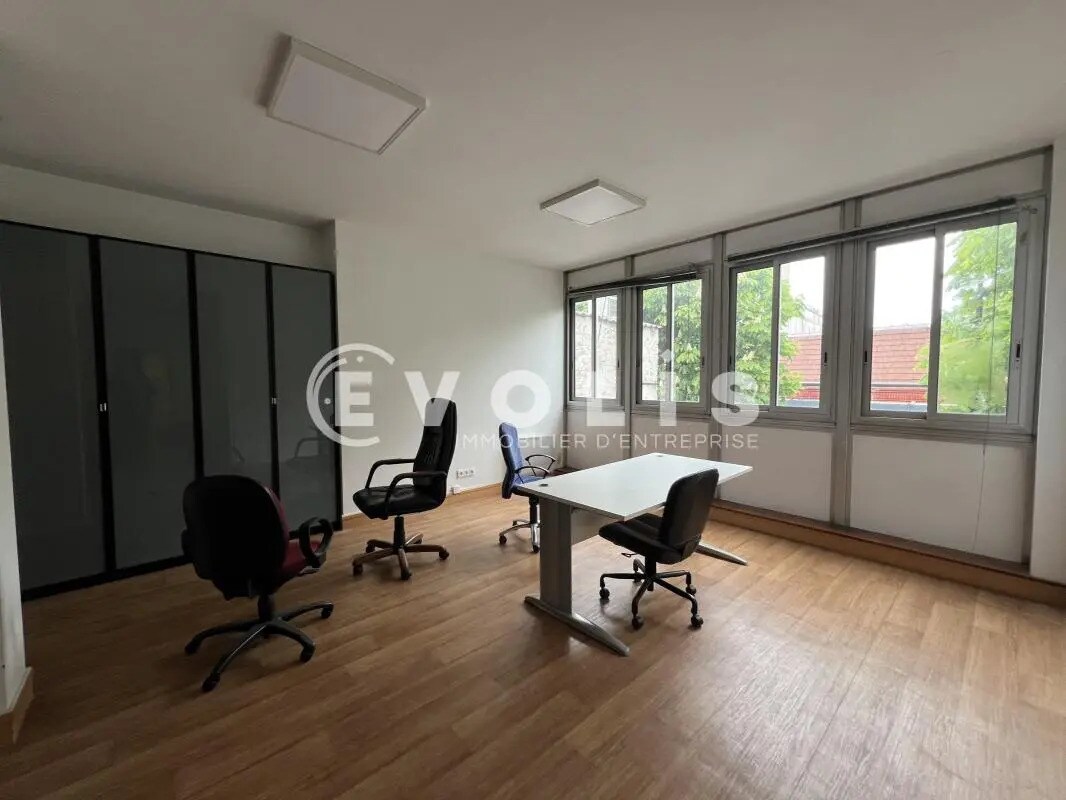 Bureau dans Saint-Maur-des-Fossés à louer Photo de l’immeuble– Image 1 sur 12