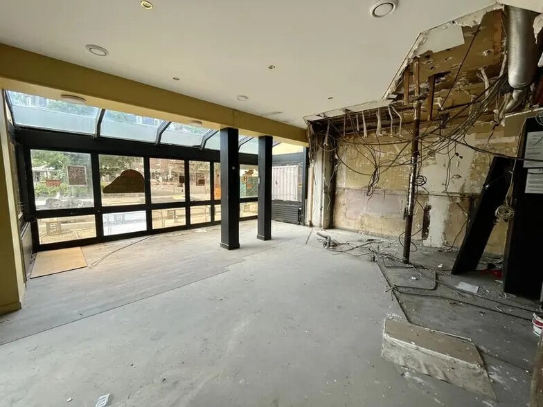 Local commercial dans Rouen à louer - Photo de l’immeuble – Image 2 sur 12