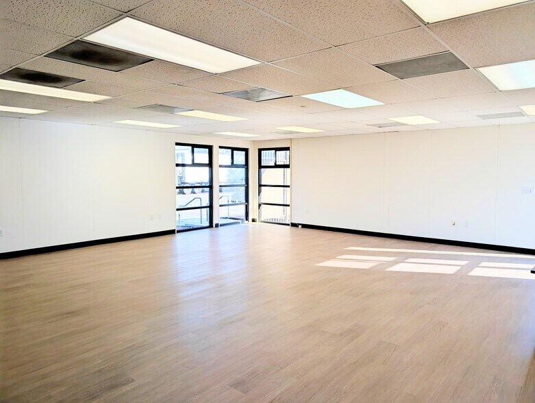 1418 W 17th St, Long Beach, CA à louer - Photo de l’immeuble – Image 3 sur 3