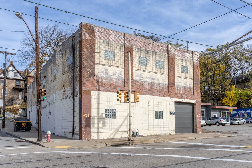 401 E Warrington Ave, Pittsburgh, PA à louer - Photo de l’immeuble – Image 1 sur 12