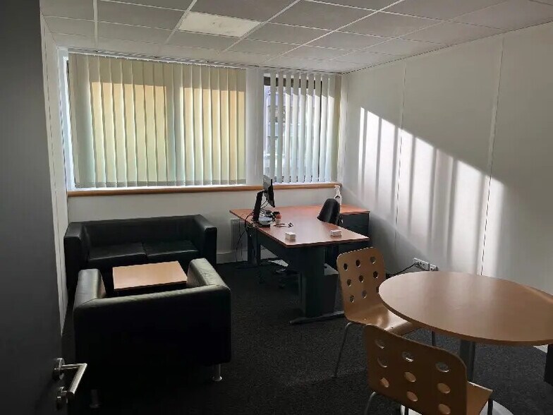 Avenue Du Général Leclerc, Viroflay à vendre - Photo intérieure – Image 2 sur 5