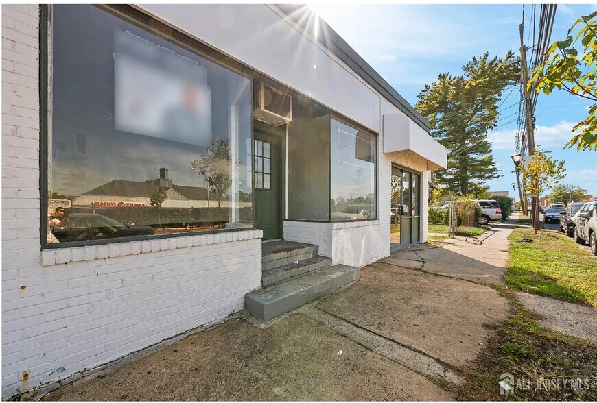 612 Hamilton St, Somerset, NJ à louer - Photo de l’immeuble – Image 3 sur 9