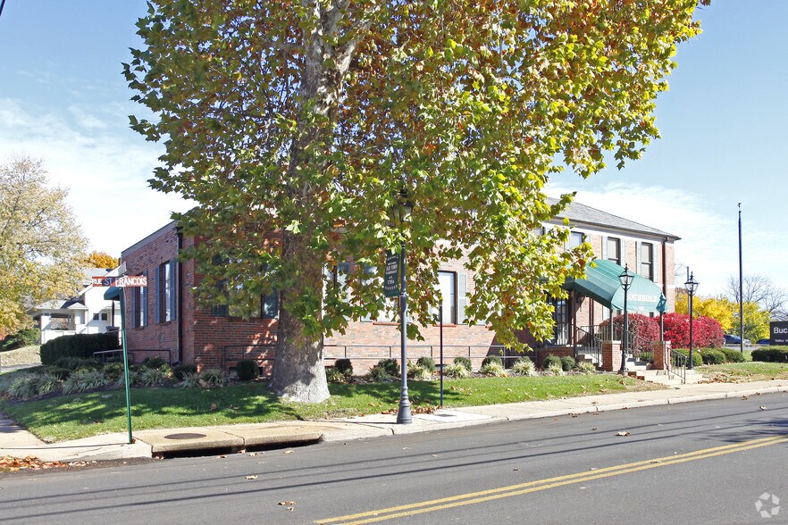 619-625 Rue St, Florissant, MO à vendre - Photo de l’immeuble – Image 2 sur 10