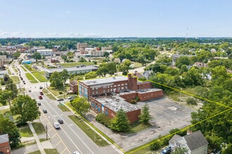 131 University Dr, Pontiac, MI - Vue aérienne  vue de carte - Image1