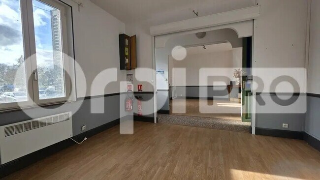 Plus de détails pour Bureau à louer